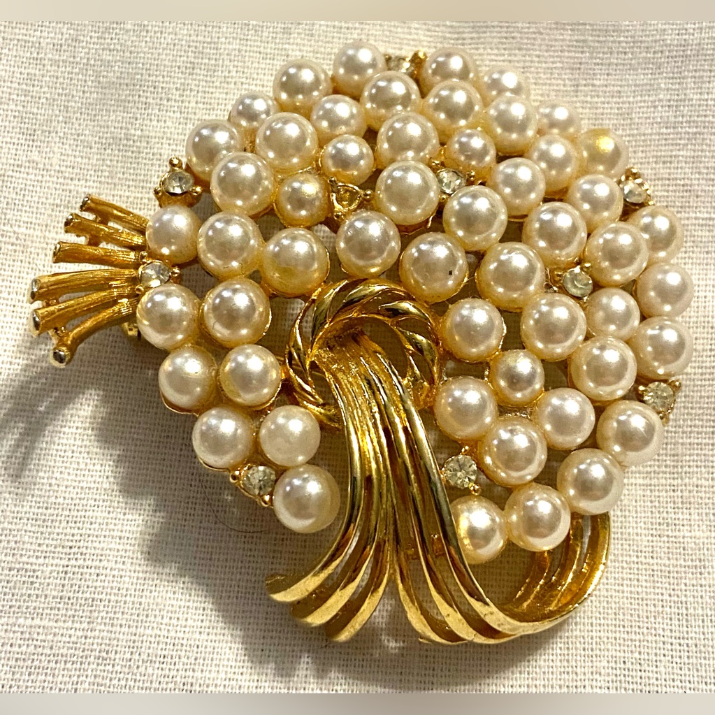 Lisner Brooch Pin Vintage Pearl Rhinestone Cluster 2 Swirl Floral Flower 22$